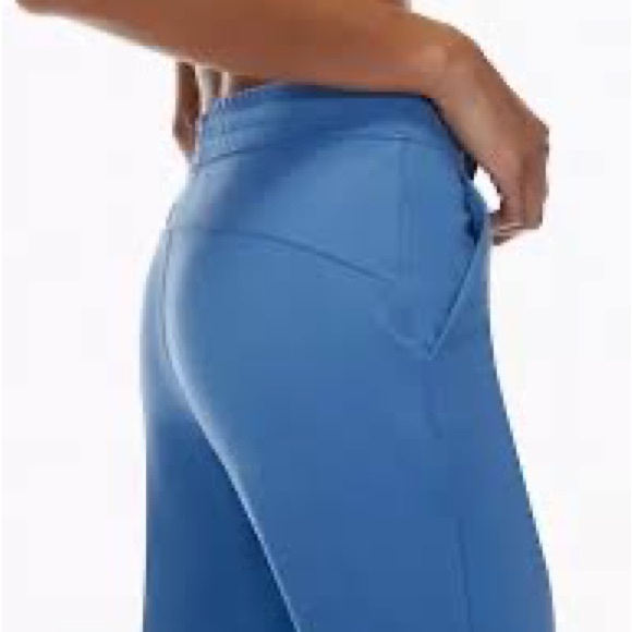 Aritzia Weekender Pant - Picture 7 of 7